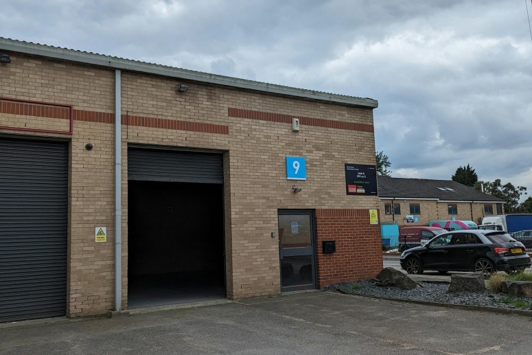 Unit 9 Boundary Business Centre, Woking, Surrey GU21 5DH