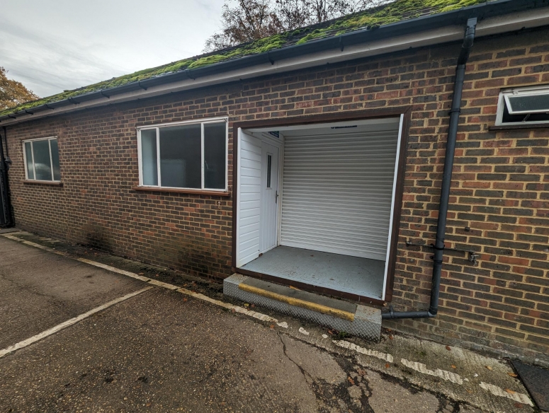 Sample Oak Lane, Chilworth, Guildford, GU4 8QW