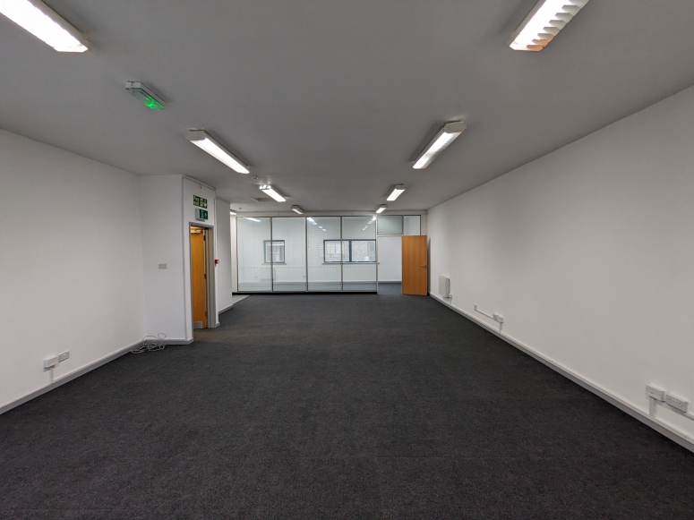 Unit 16b, Boundary Business Centre, Woking, GU21 5DH