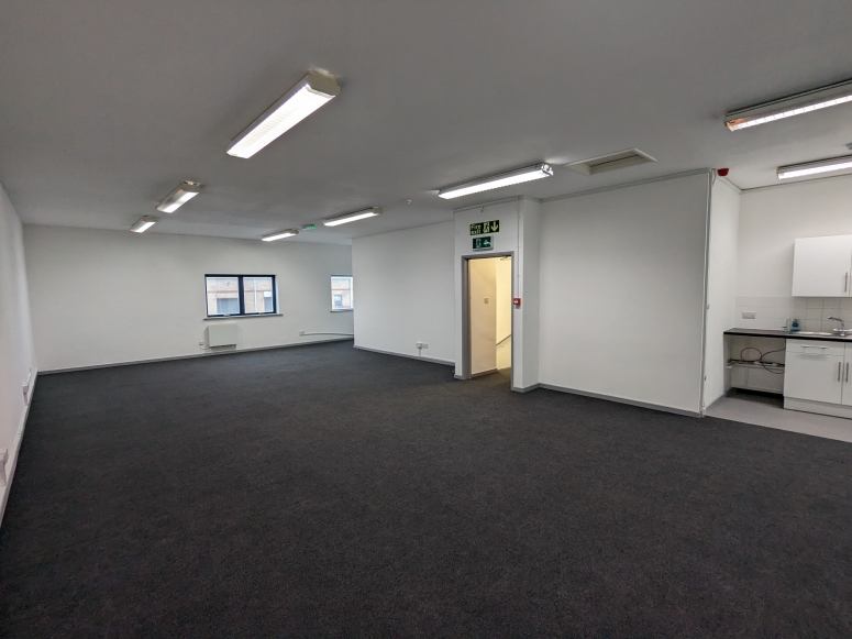 Unit 16b, Boundary Business Centre, Woking, GU21 5DH