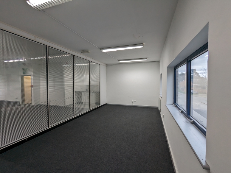 Unit 16b, Boundary Business Centre, Woking, GU21 5DH