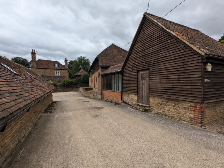 Lydling Barns 2, Shackleford, Godalming, Surrey GU8 6AP