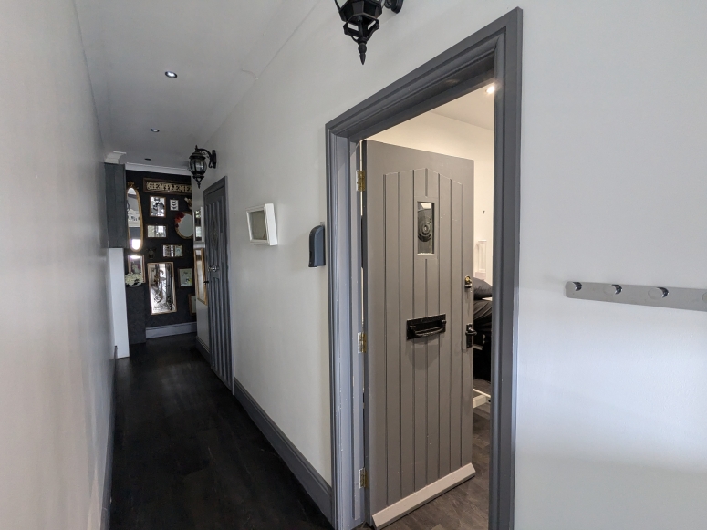 2 Bridge Road, Farnborough, Hampshire GU14 0HS