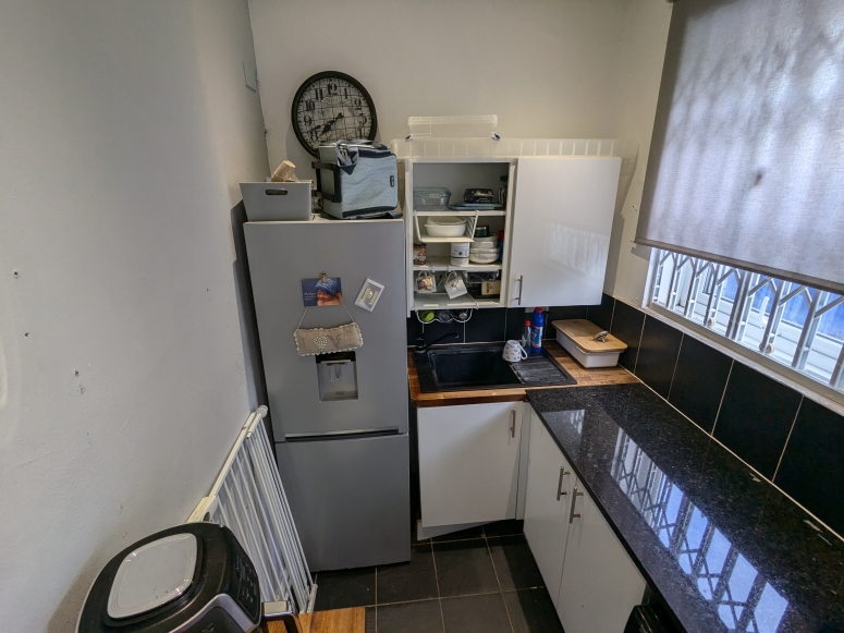 2 Bridge Road, Farnborough, Hampshire GU14 0HS