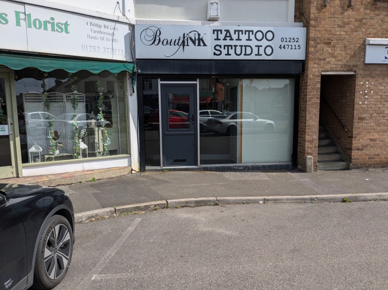 2 Bridge Road, Farnborough, Hampshire GU14 0HS