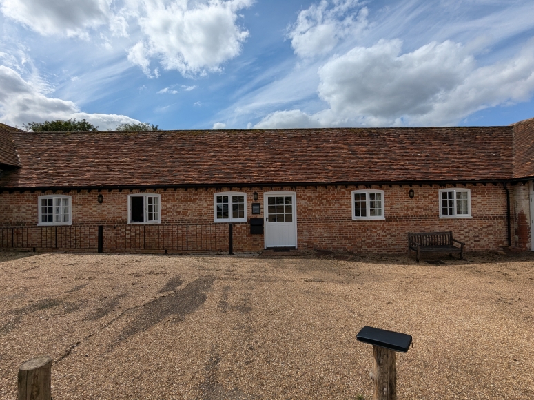 The Malthouse North, Shoelands Farm, Seale Lane, Puttenham, Surrey GU10 1HL