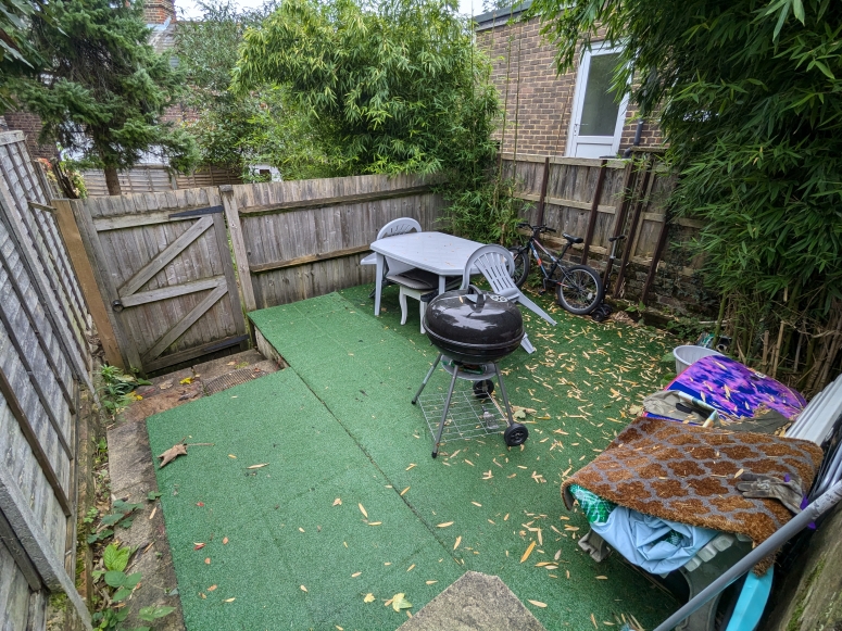 24 Guildford Park Road, Guildford, Surrey GU2 7ND