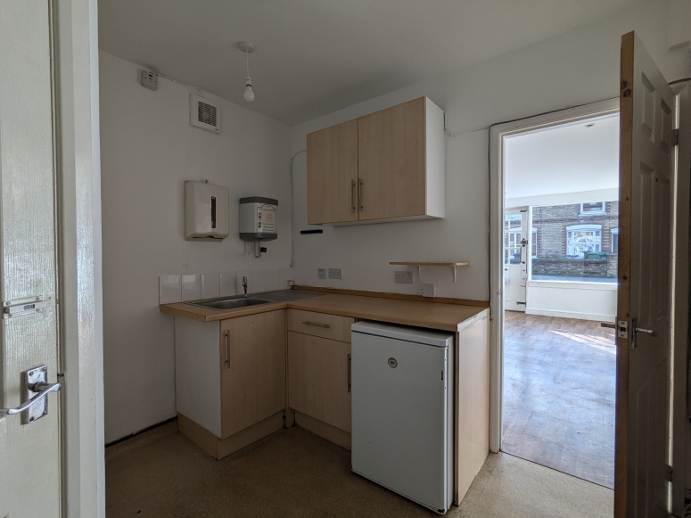 24 Guildford Park Road, Guildford, Surrey GU2 7ND