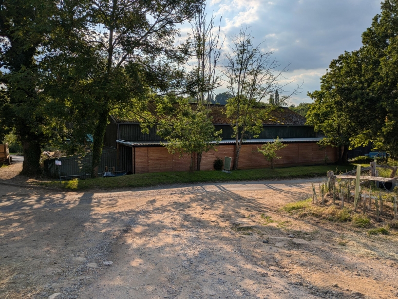 Slades Farm, Thorncombe Street, Bramley GU5 0LT