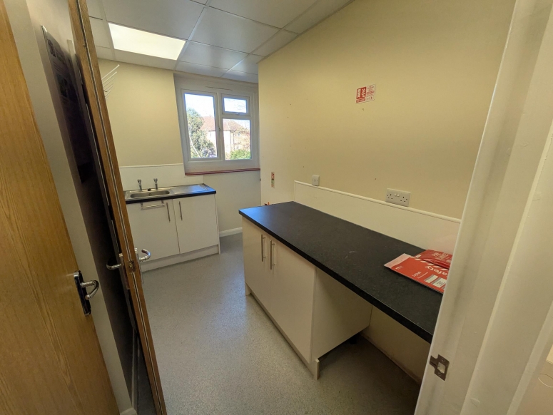 38 Woodbridge Hill, Guildford, GU2 9AB