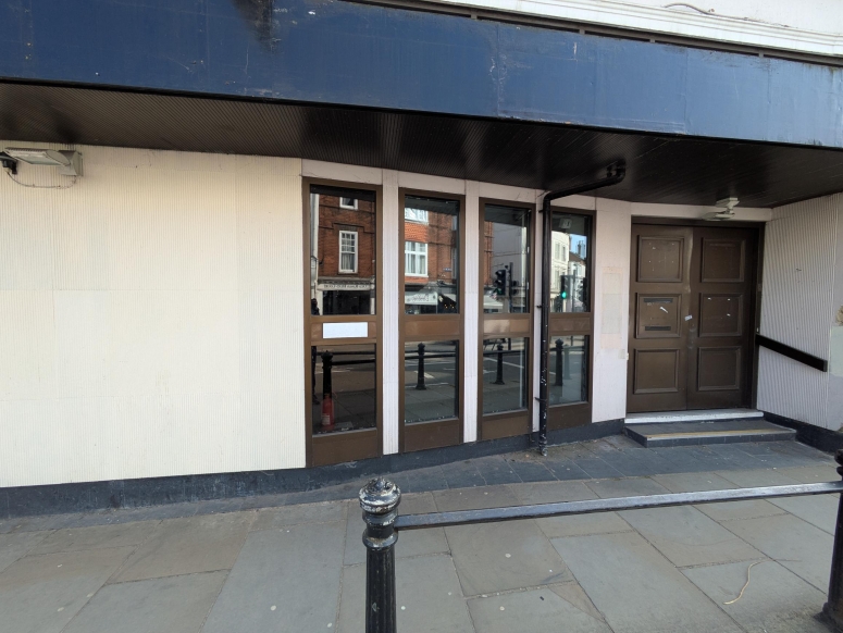 14 High Street, Dorking, RH4 1AX