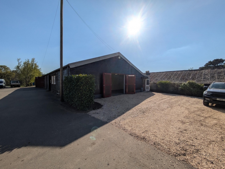 Unit 6, Lascombe Estate, Guildford, GU3 1BB