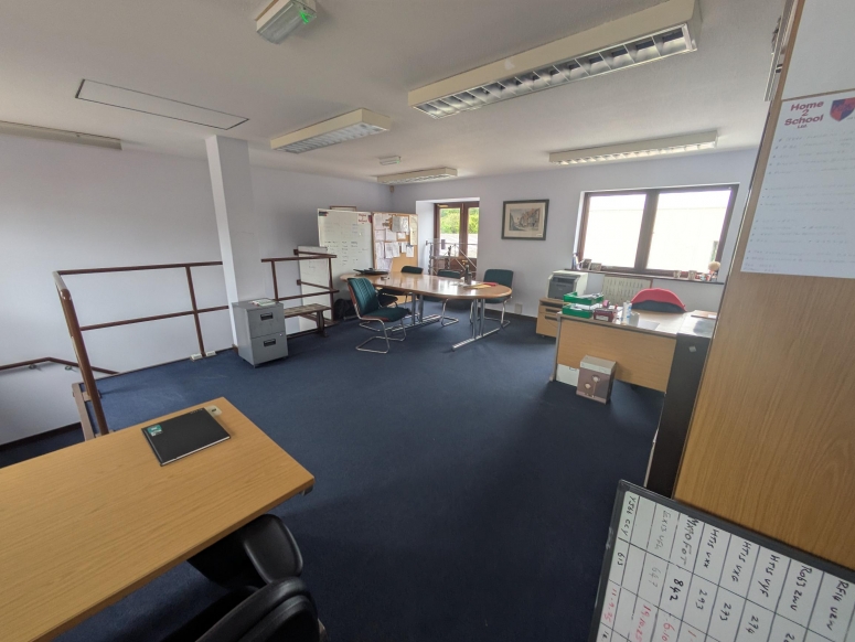1B Merrow Business Park, Guildford, GU4 7WA