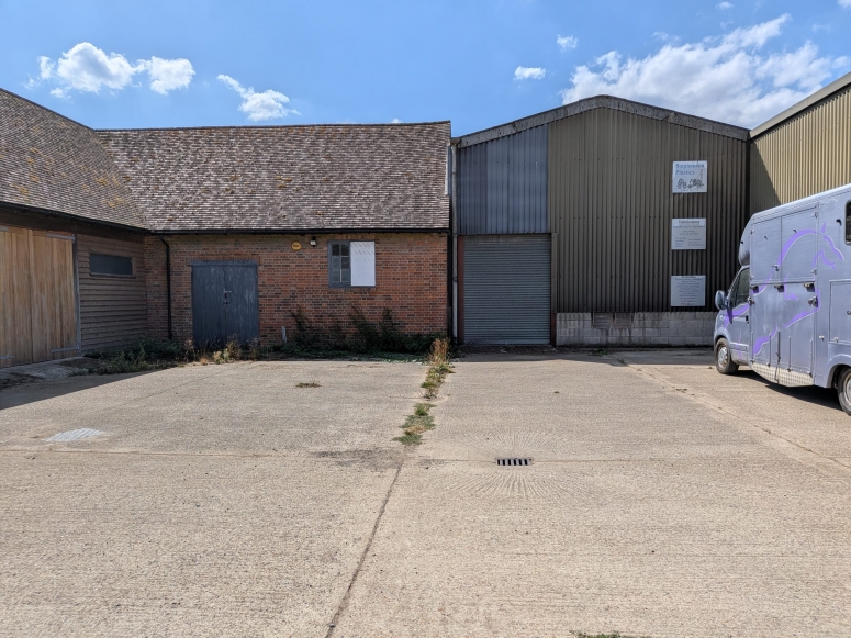 Piccards Farm Barn, Sandy Lane, Guildford, GU3 1HD