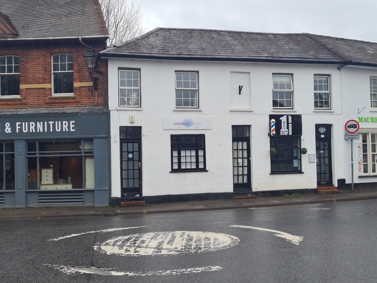 70 High Street, Chobham, Surrey, GU24 8LZ