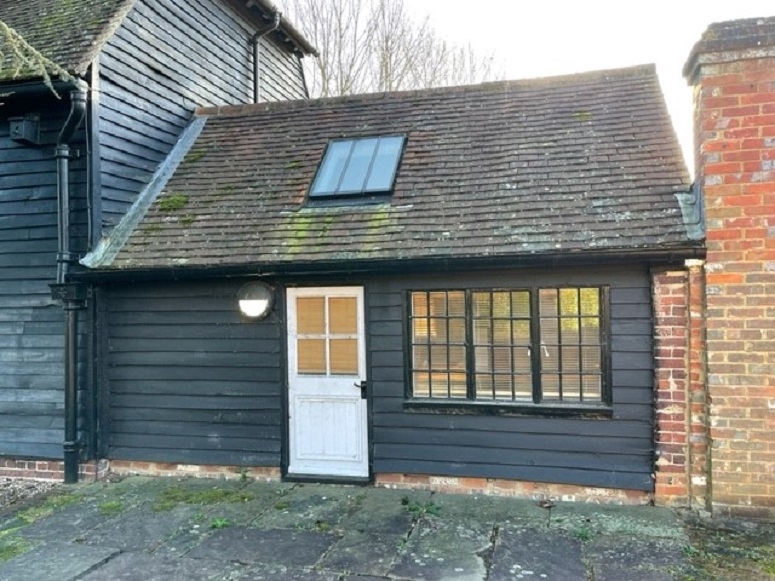 8 Birtley Courtyard, Birtley Road, Bramley, Surrey GU5 0LA