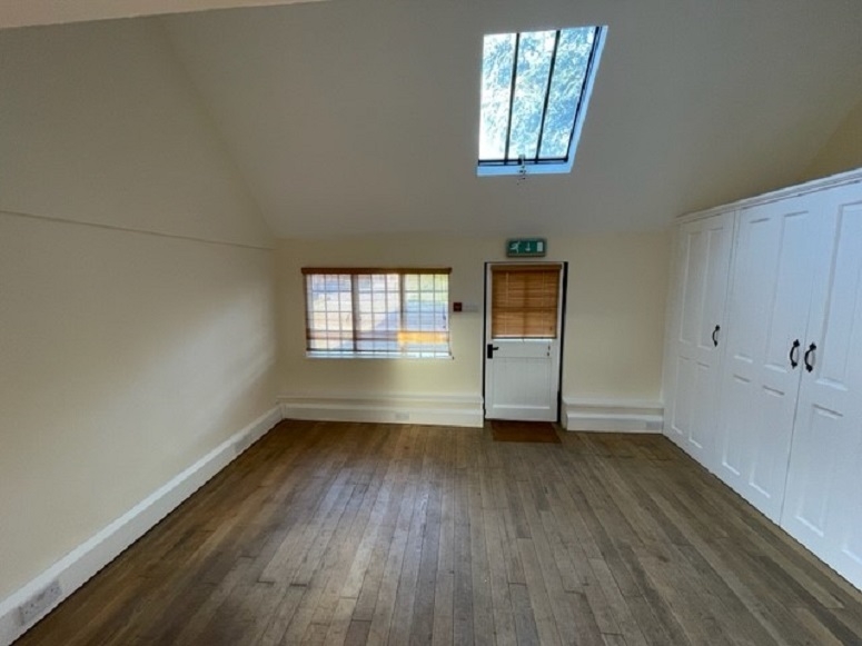 8 Birtley Courtyard, Birtley Road, Bramley, Surrey GU5 0LA