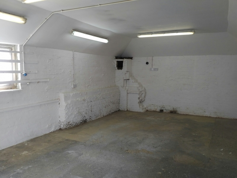 Workshop & Garages, 220 Chessington Road, West Ewell, Surrey KT19 9XA