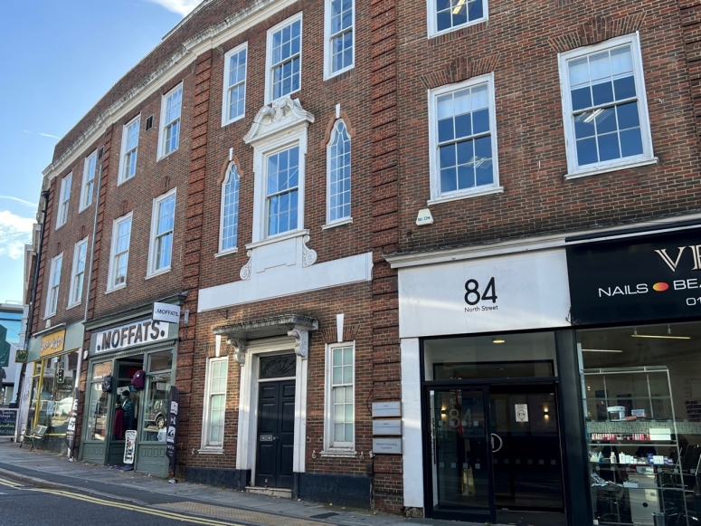 2nd Floor Front, 84 North Street, Guildford, Surrey GU1 4AU