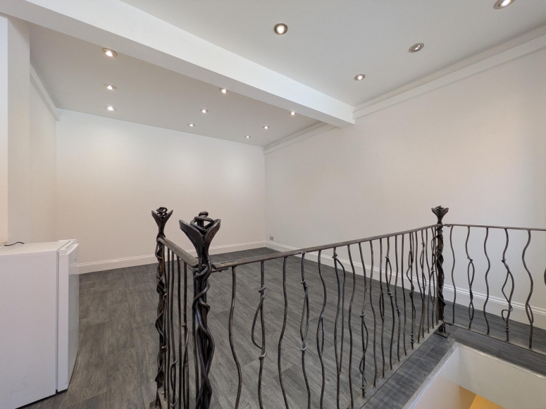 25 Chapel Street, Guildford, GU1 3UL