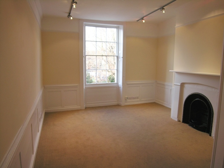 First Floor, 210 High Street, Guildford, Surrey, GU1 3JB