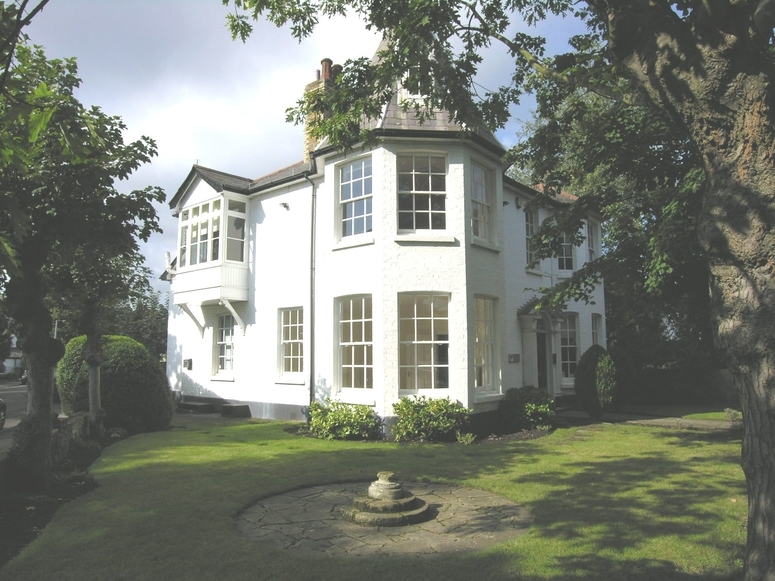 March 2021 - Salisbury House, 20 Queens Road, Weybridge, Surrey KT13 9XE