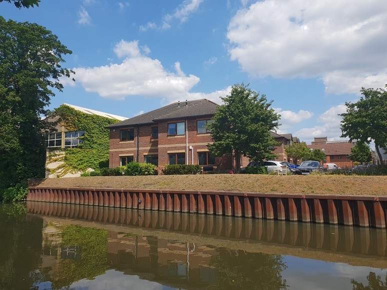 7 Wey Court, Mary Road, Guildford, Surrey GU1 4QU