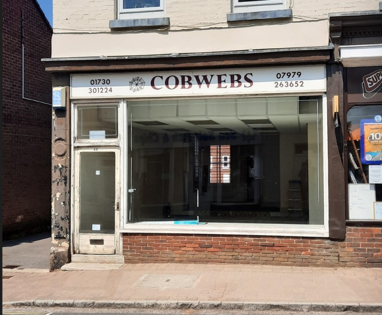 46, Station Road, Liss GU33 7AA