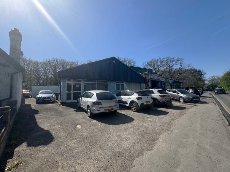 103 Spinney Hill, Addlestone, KT15 1AZ