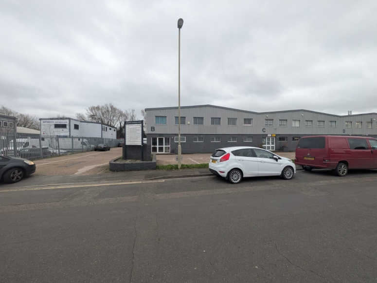 Unit B Manawey Industrial Estate, Holder Road, Aldershot, GU12 4RH