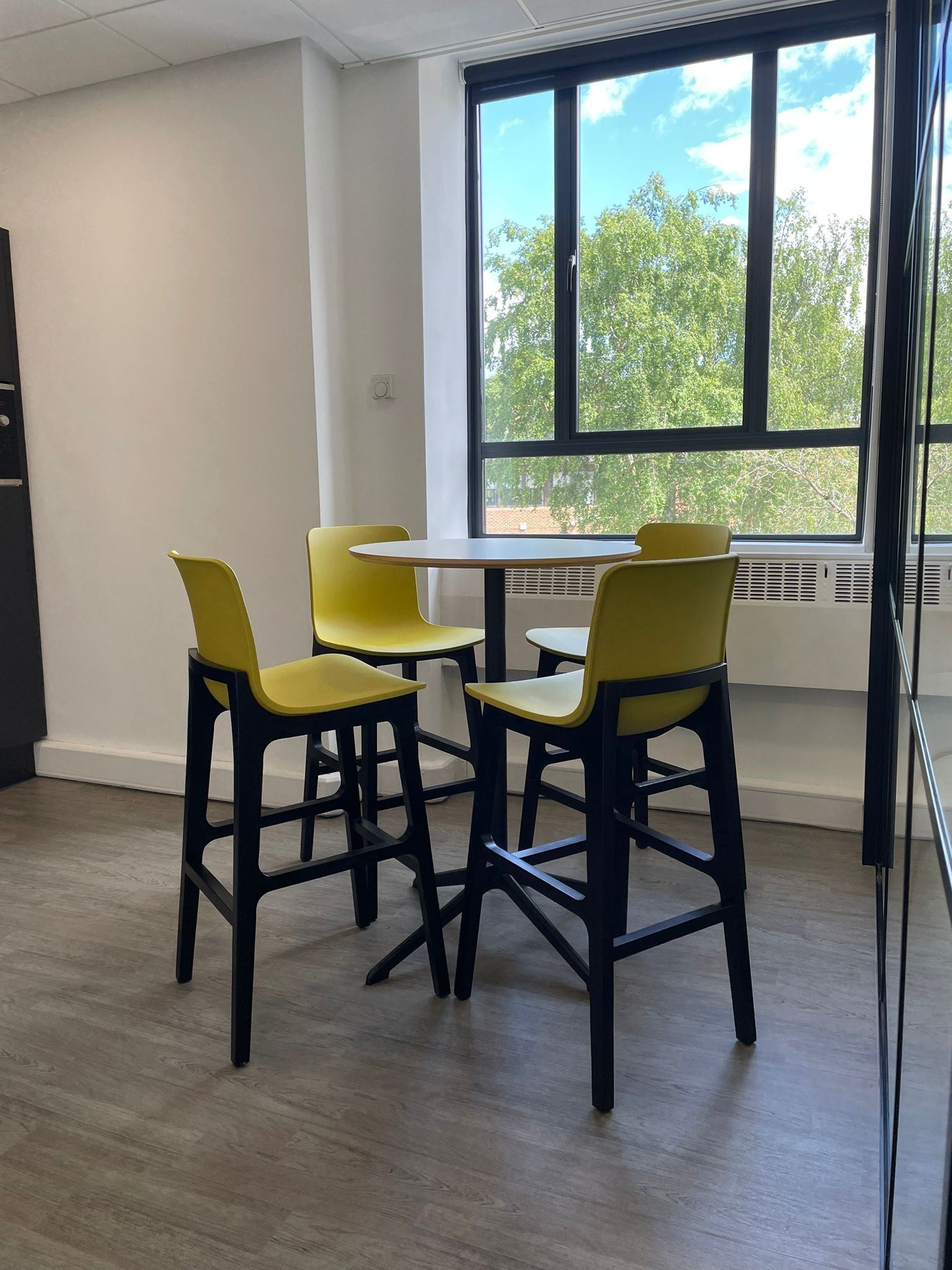 First Floor Office, Portsmouth House, 1 Portsmouth Road, Guildford, Surrey GU2 4BL