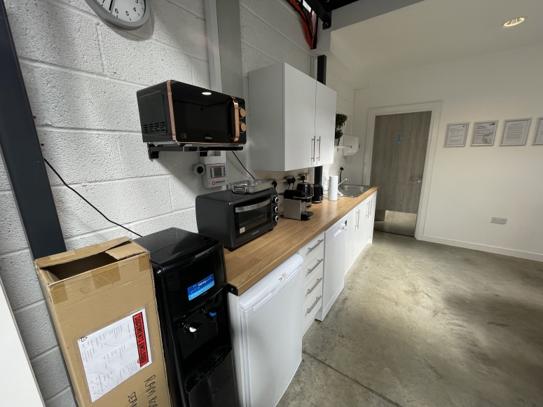 11 Midleton Industrial Estate, Guildford, GU2 8XW