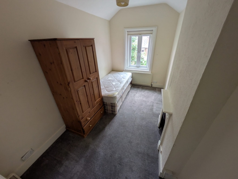 24 Guildford Park Road, Guildford, Surrey GU2 7ND