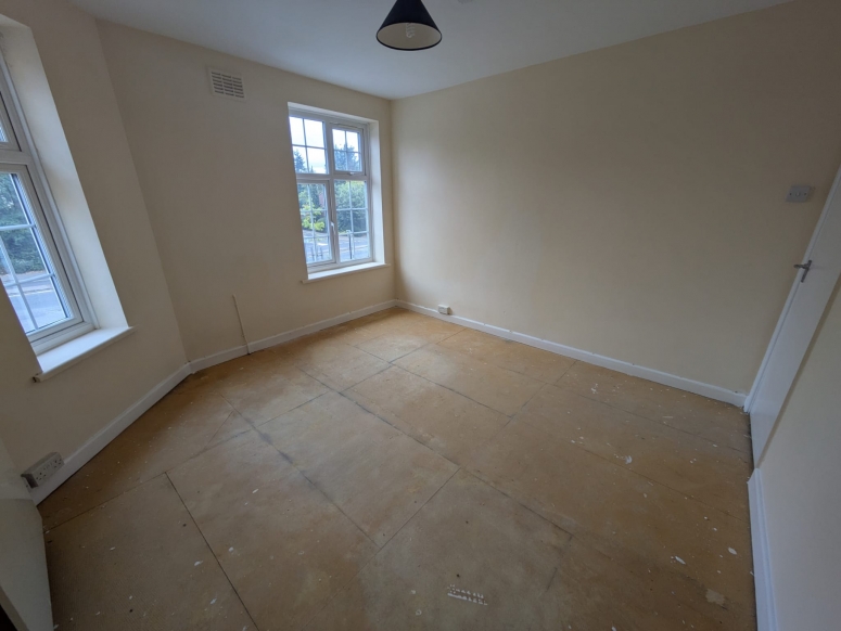 204 London Road, Burpham GU4 7JS