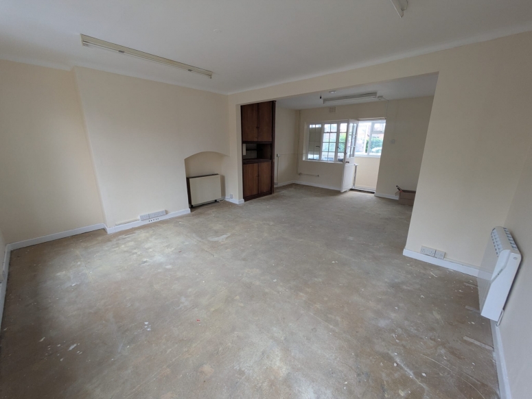 204 London Road, Burpham GU4 7JS