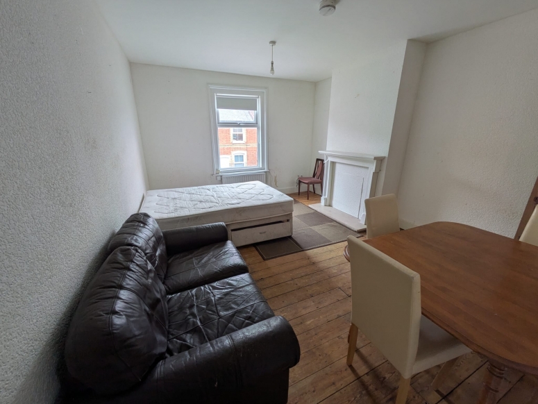 24 Guildford Park Road, Guildford, Surrey GU2 7ND