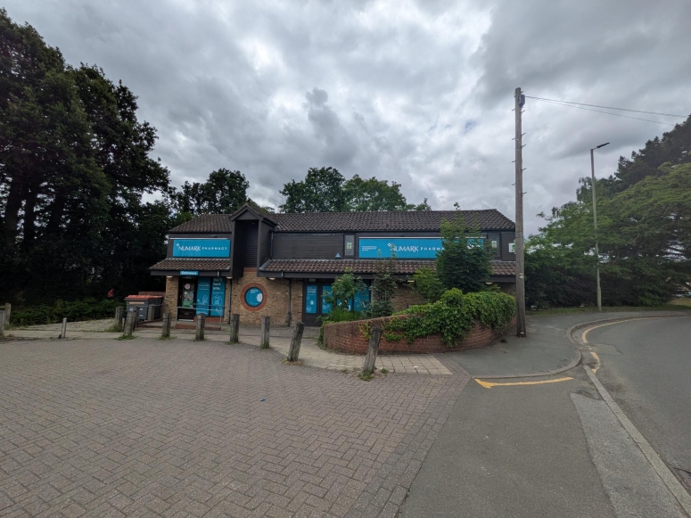 12 Hermitage Road, Woking, GU21 8TB