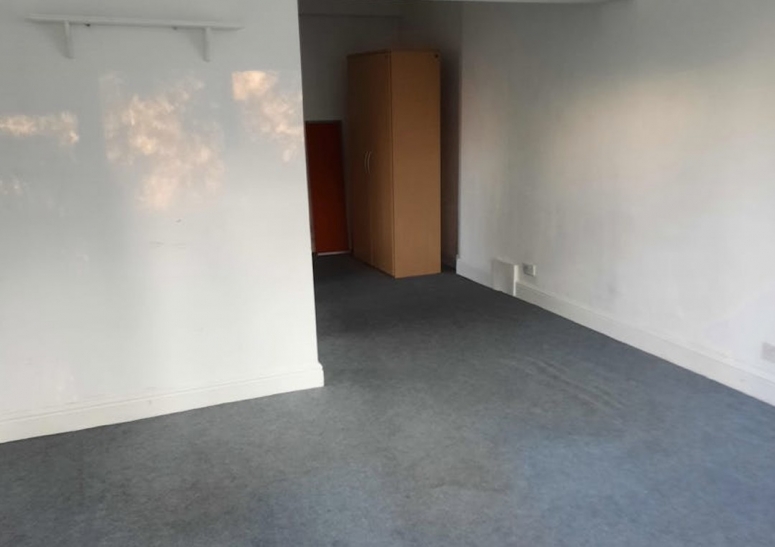 1 The Galleries, Petworth Road, Godalming, GU8 4UF