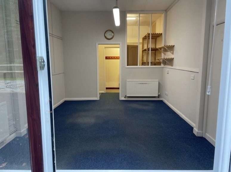 Unit 3, Snows Ride Farm, Windlesham, GU20 6LA