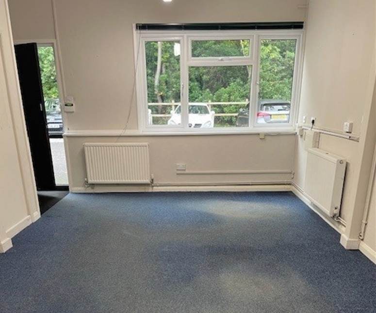 Unit 3, Snows Ride Farm, Windlesham, GU20 6LA