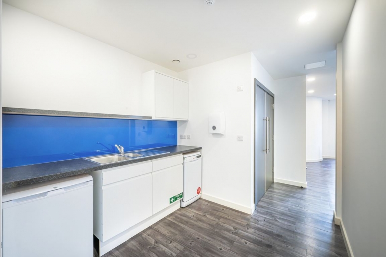 Unit 8, Heyworth Business Park, Guildford, GU3 1AF