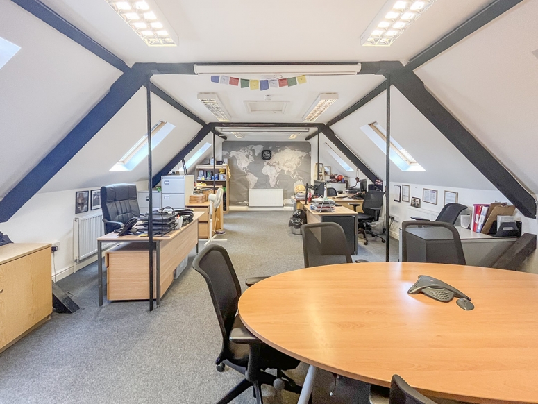 The Kiln, Grange Road, Farnham  GU10 1DJ